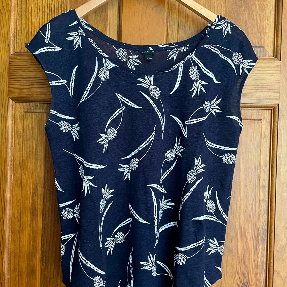 Ann Taylor linen sleeveless top